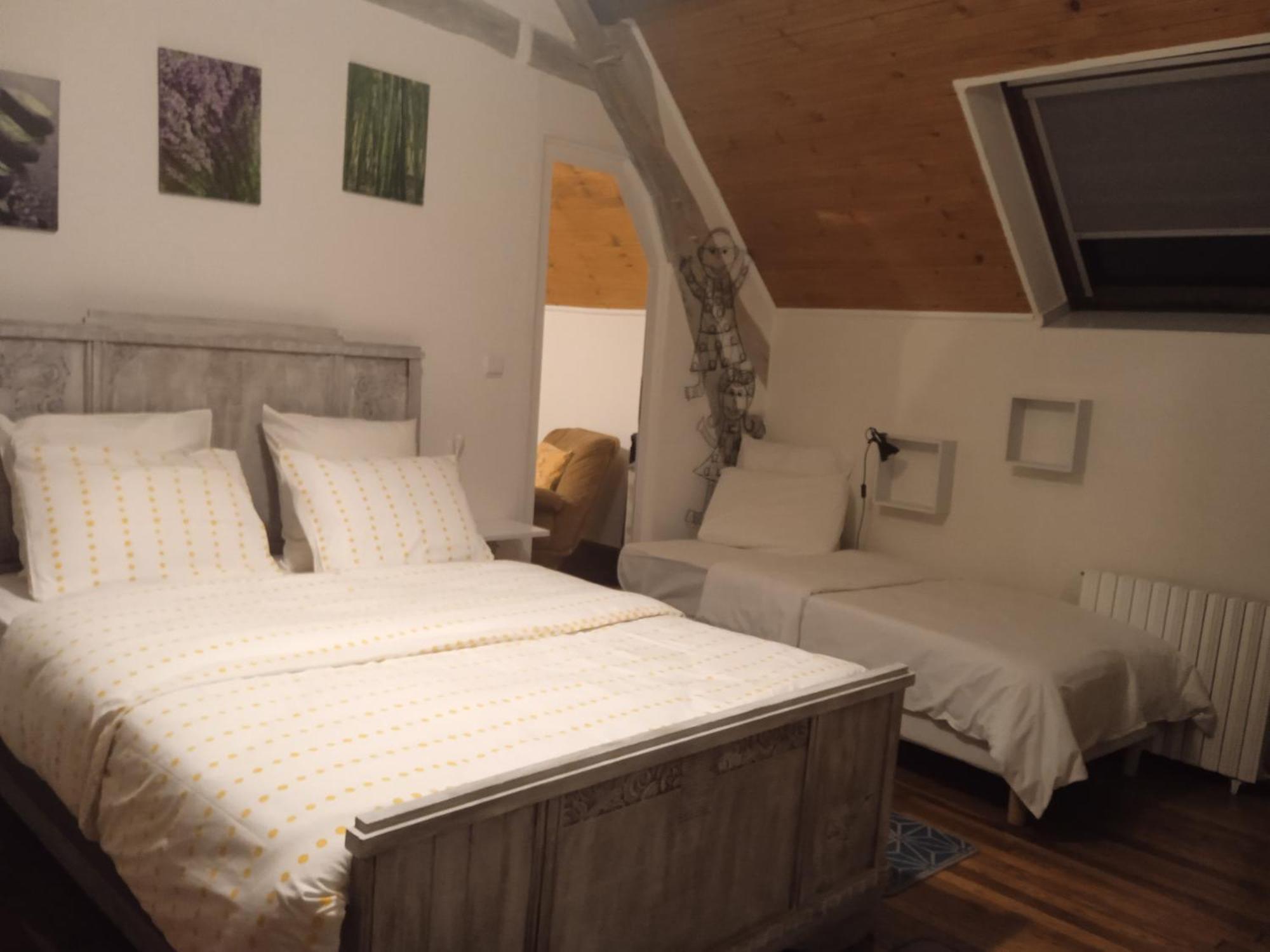 Maison De Vacances Sol & Piper Gombergean Екстериор снимка